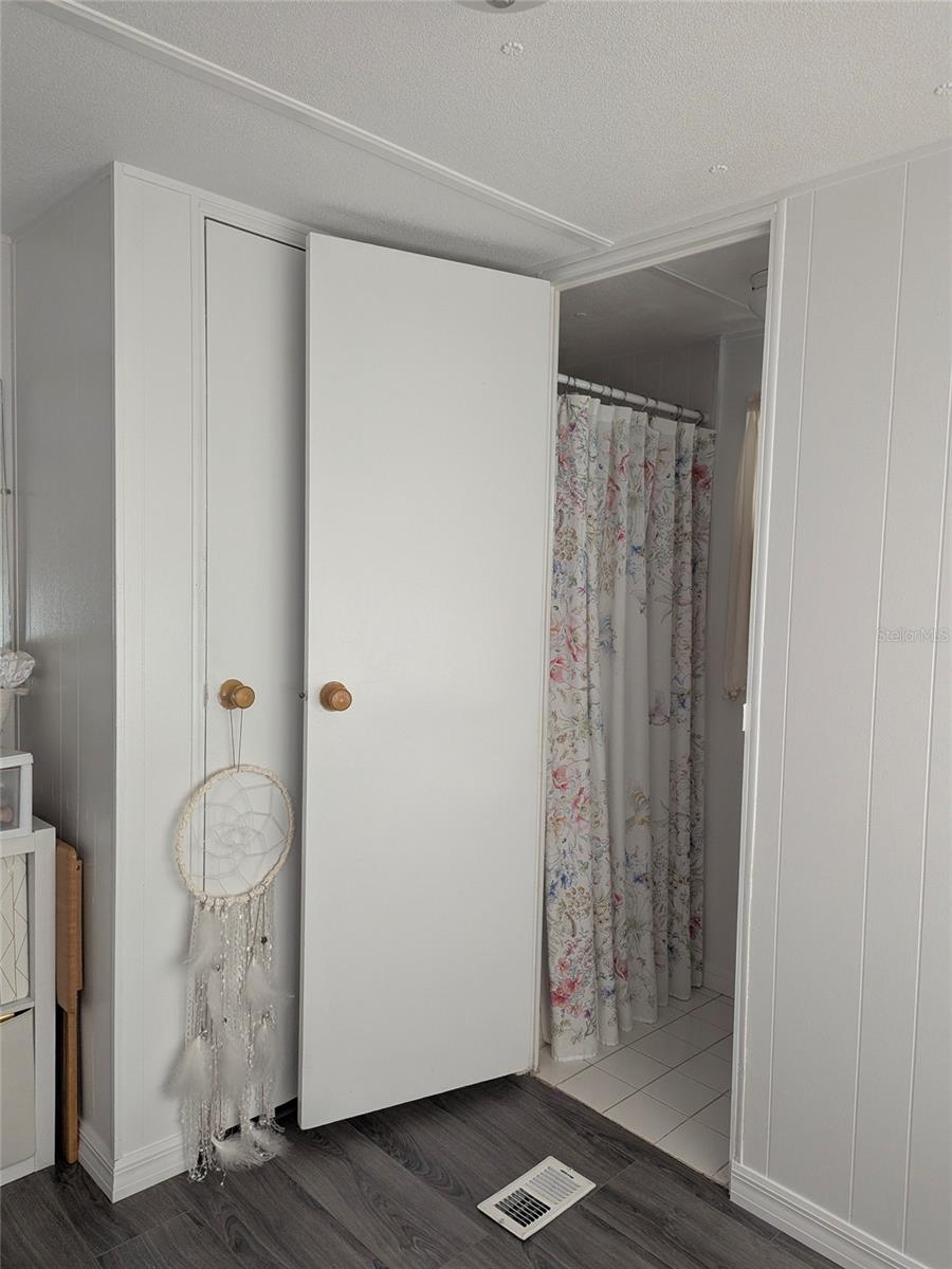 WOODLAND MANOR MOBILE HOME - Residential