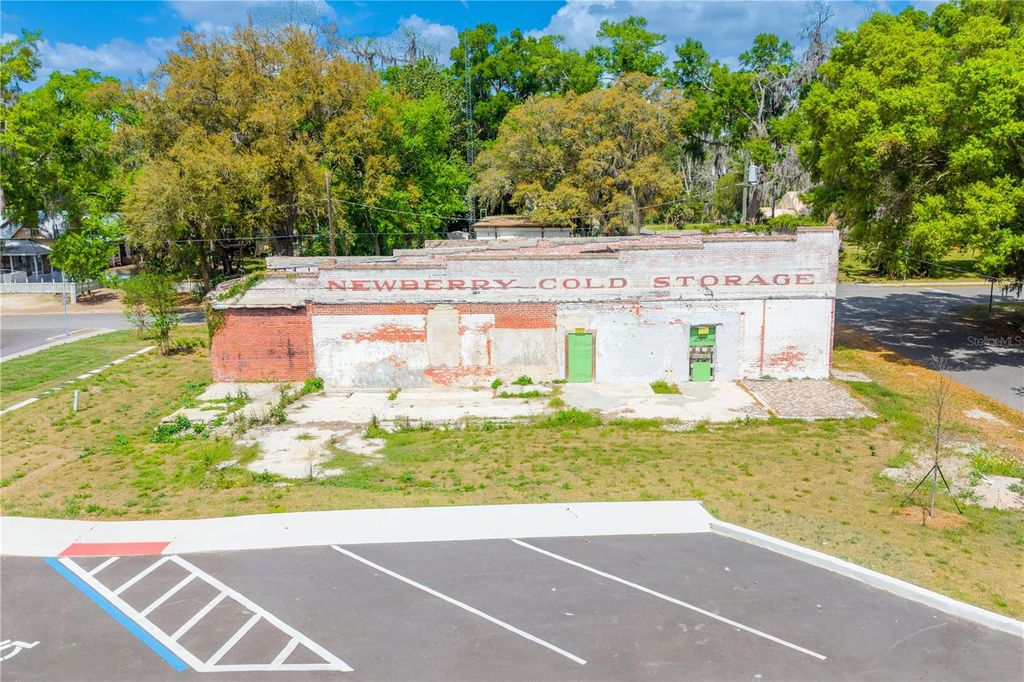 Photo of 98 NW 254th Street, Newberry, FL 32669 (MLS # GC539188)