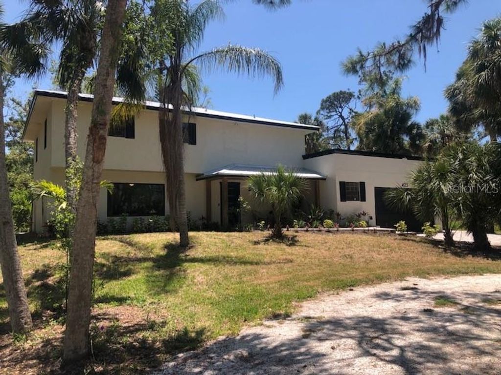 Photo of 425 Laurel Road W, Nokomis, FL 34275 (MLS # D6141735)