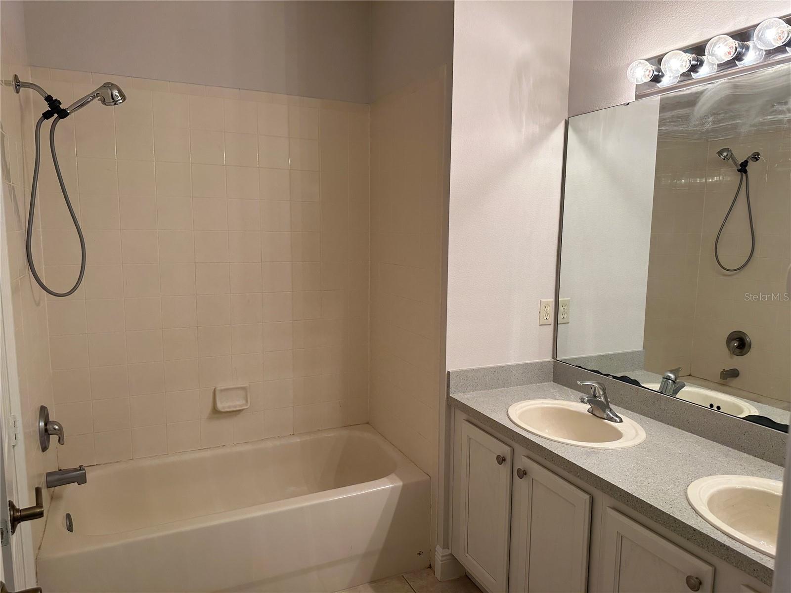 SUMMERPORT PH 02 - Residential Lease