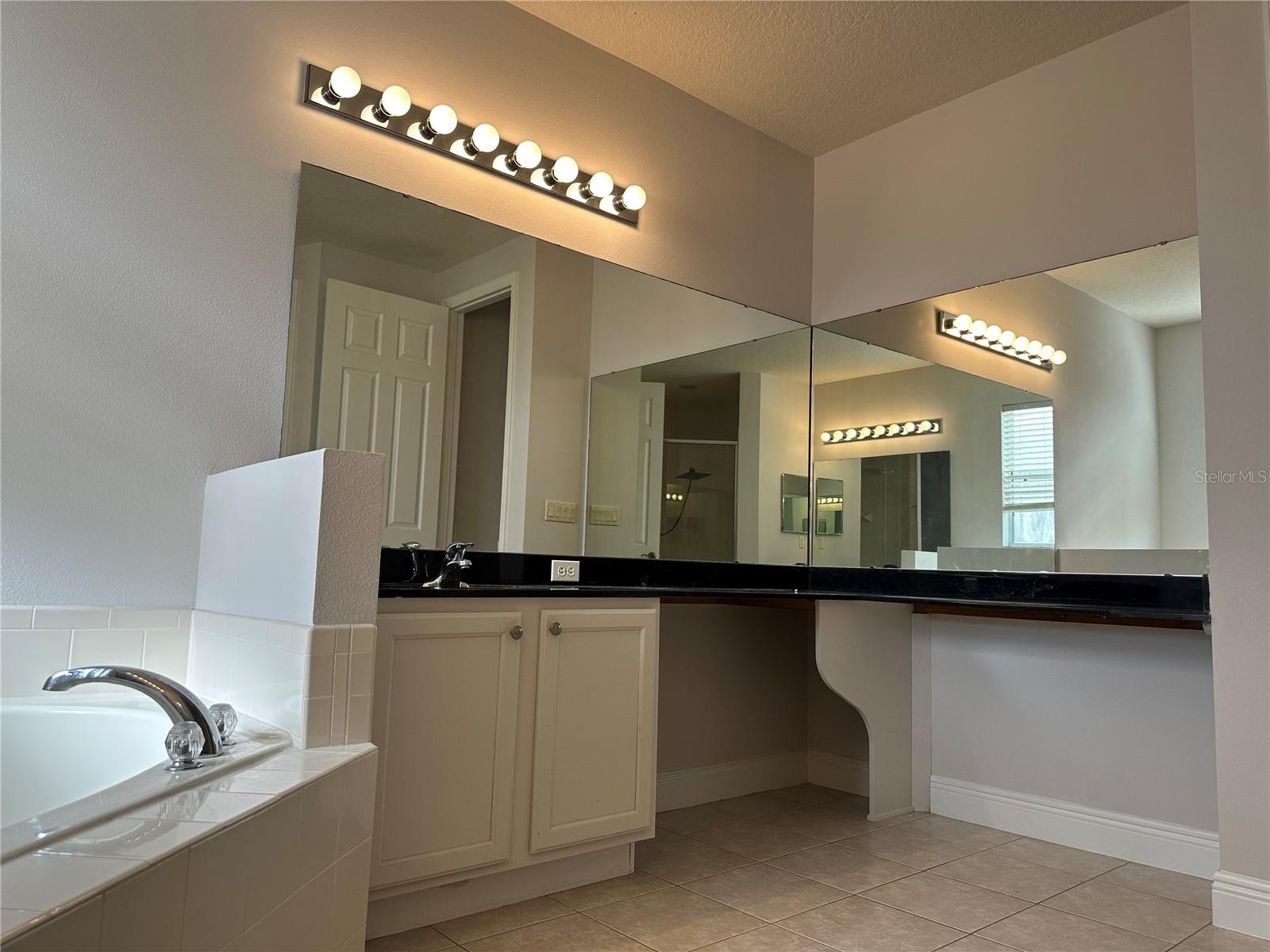 SUMMERPORT PH 02 - Residential Lease