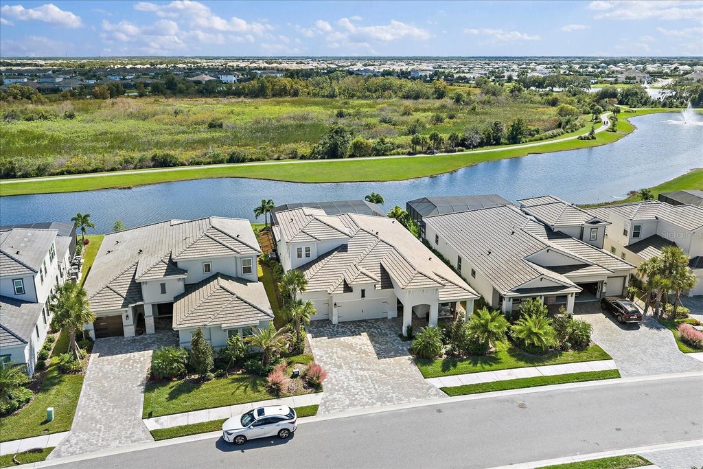 Photo of 17120 Ranchside Place, Lakewood Ranch, FL 34211 (MLS # A4710364)