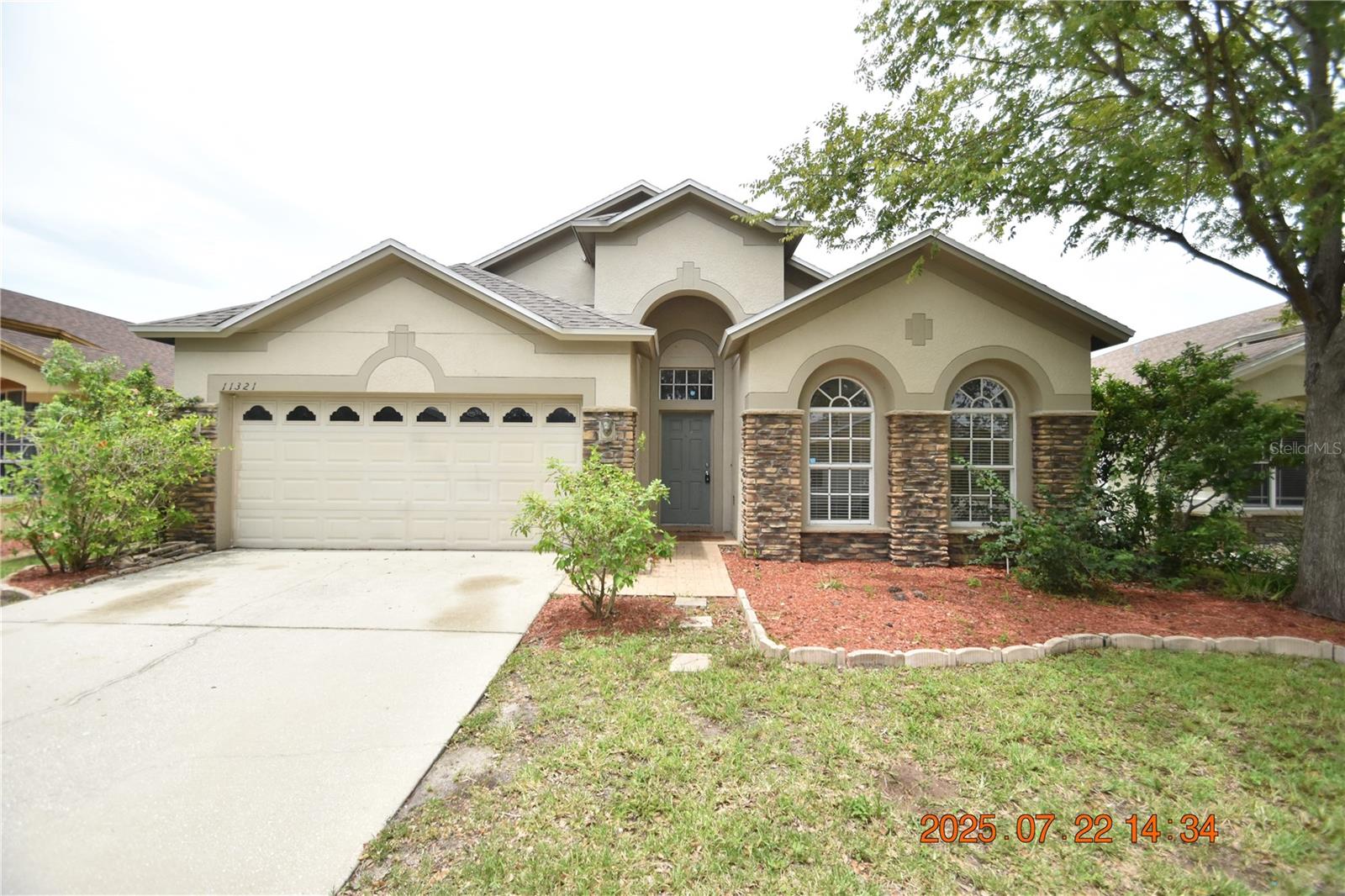 4 Bed/2 Bath Home in Riverview with 2044 sqft. of living space.
NEW PHOTOS COMING SOON: power was off but its on now and we will update soon!
Welcome home to your South Fork community! Enjoy some fun in the sun in the community pool or a picnic at the playground.
Garage keeps your vehicle secure and out of the elements.
Spacious floor plan with beautiful architectural details throughout is sure to accentuate your décor.
Tile floors where you need them are so easy to clean and maintain.
NEW wood laminate flooring is sure to accentuate your décor.
Lots of recessed lighting and natural light to brighten your day!
Sleek kitchen appliances include range, refrigerator, microwave, and dishwasher.
Plenty of cabinet and counter space for the chef.
Master bedroom features a walk-in closet and full bath for privacy.
Master bedroom boasts double sinks and vanities, garden tub, and walk-in shower.
Pantry and linen closet to store all of your essentials.
Efficient central AC and heat will keep you comfy year round.
Laundry room with washer and dryer CONNECTIONS for your convenience.
Window blinds allow just the right amount of light.
Ceiling fans will be sending you a cool breeze.
Screened lanai is perfect for enjoying the Florida weather, while soaking up the peaceful, natural setting.
Sorry, no pets permitted at this home.
Convenient to shopping with groceries, retail and restaurants near by.
HOA approval is needed at this home, standard HOA rules and regs apply, commercial vehicles may be restricted, please check restrictions before applying.
Utilities are separate and tenant responsibility.
Lawn care is separate and tenant responsibility.
DONT FORGET TO CHECK OUT THE FULL WALKTHROUGH VIDEO AT OUR WEBSITE!!
