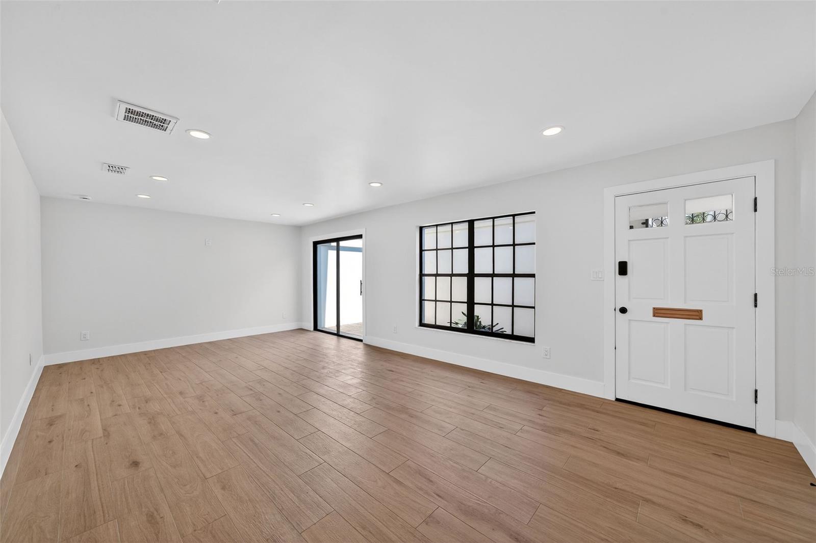 908 HILLARY COURT 15