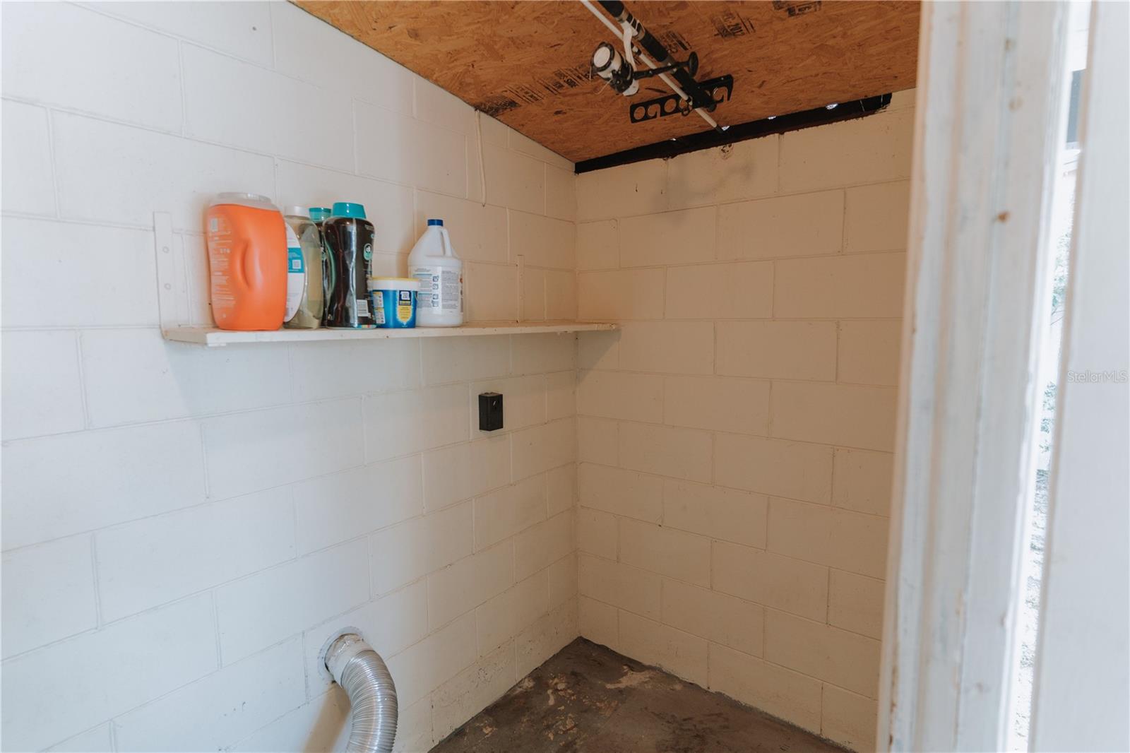 CRYSTAL LAKE PARK 1ST SEC - Residential