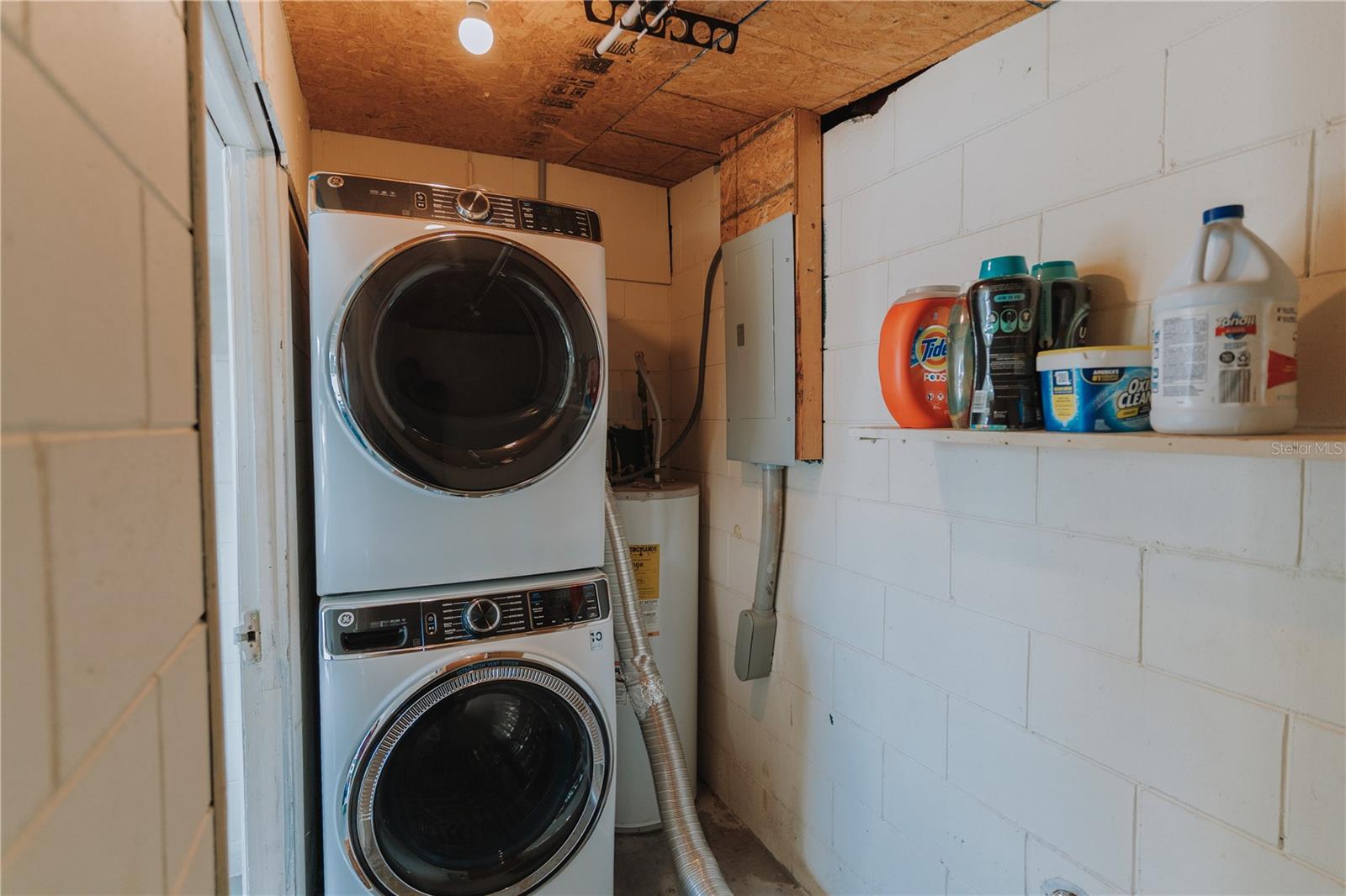 CRYSTAL LAKE PARK 1ST SEC - Residential