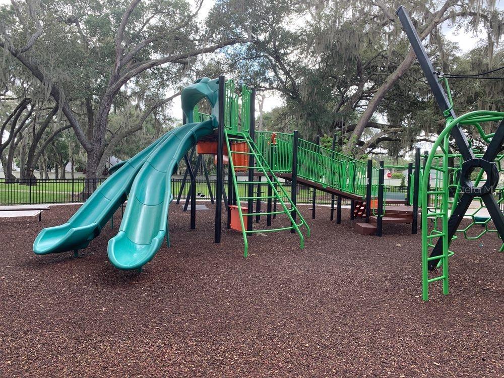 CRYSTAL LAKE PARK 1ST SEC - Residential