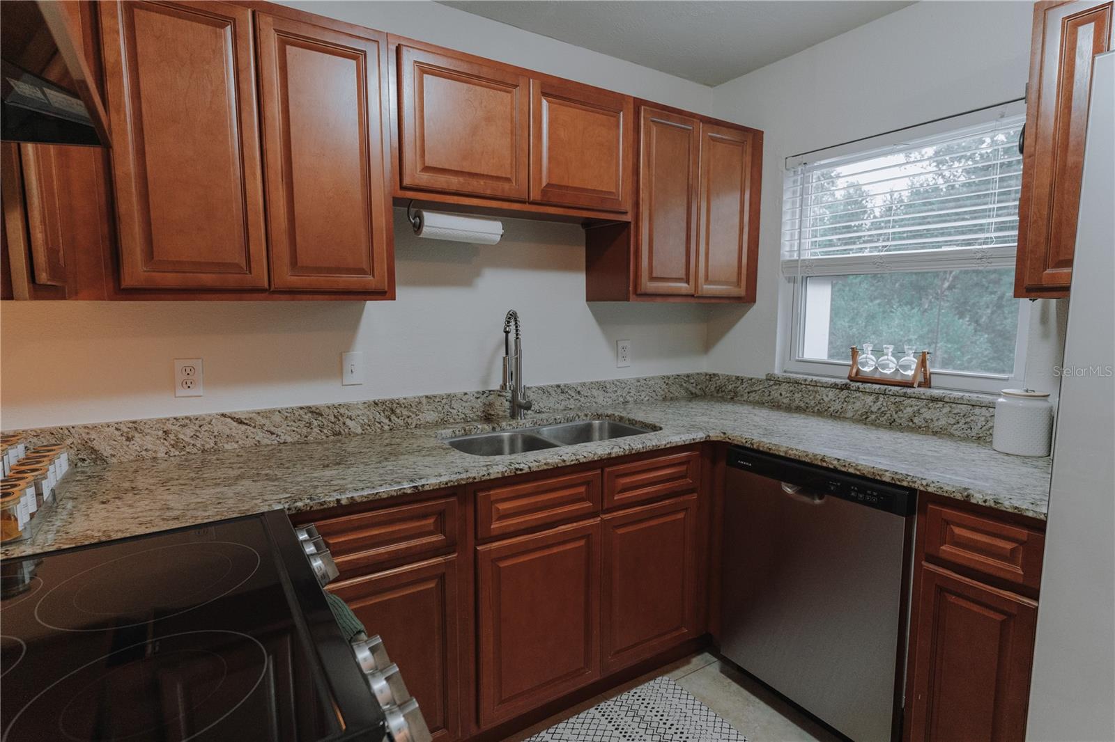 CRYSTAL LAKE PARK 1ST SEC - Residential