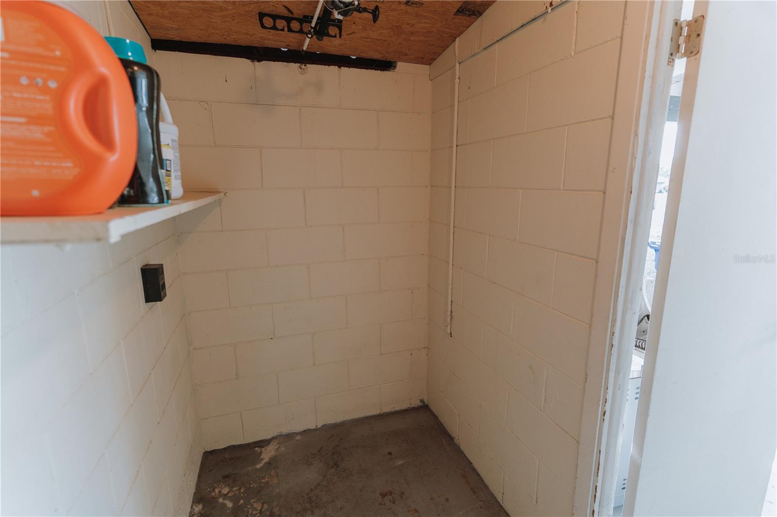 CRYSTAL LAKE PARK 1ST SEC - Residential