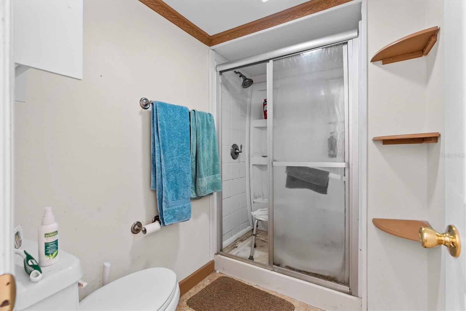 LAKESIDE VILLAGE 01 CONDO - Residential