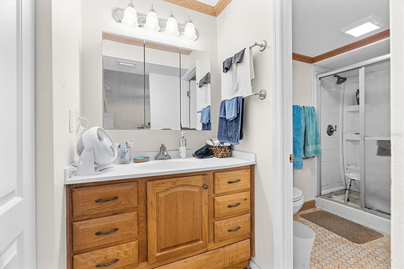 LAKESIDE VILLAGE 01 CONDO - Residential