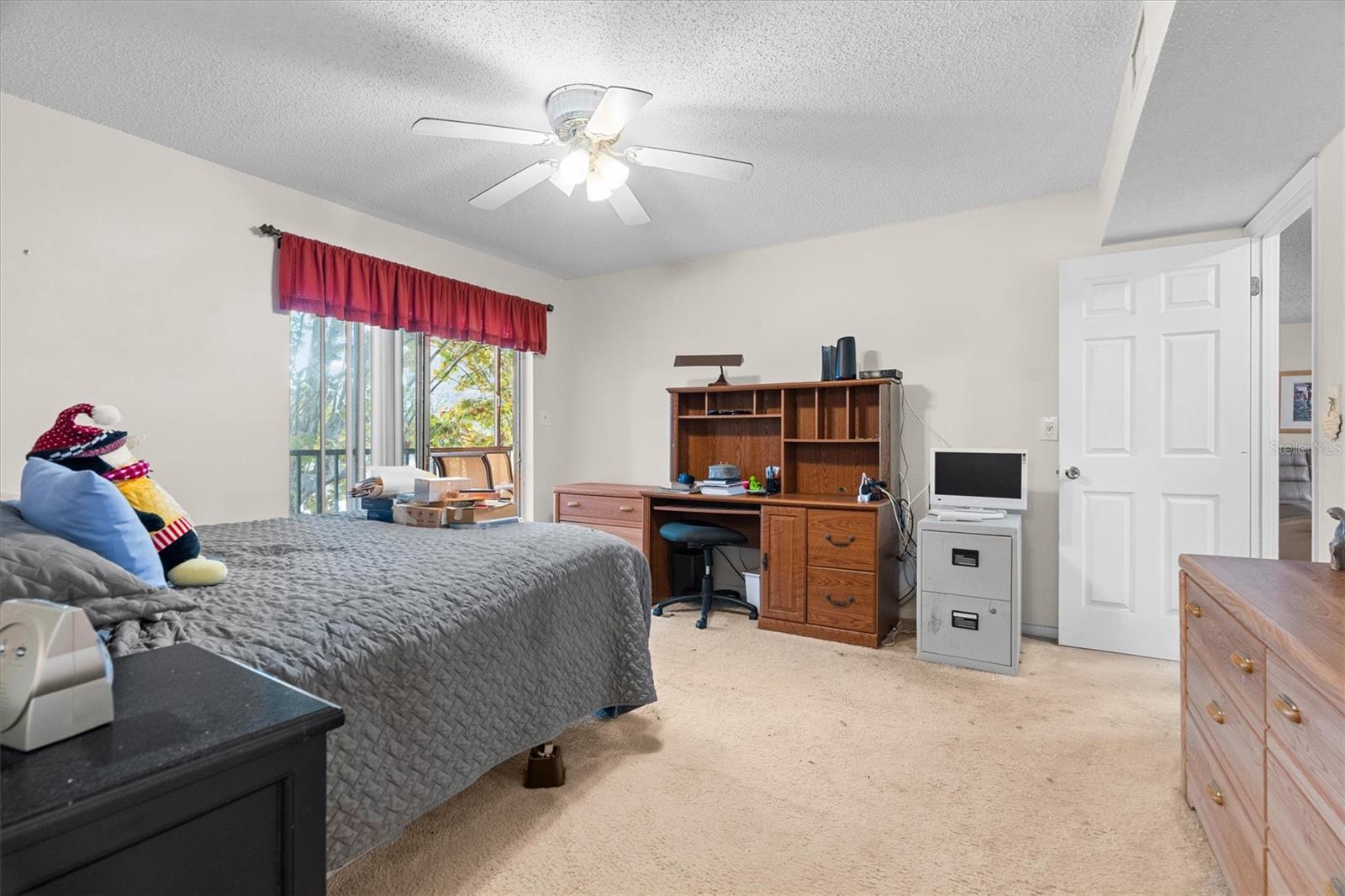 LAKESIDE VILLAGE 01 CONDO - Residential