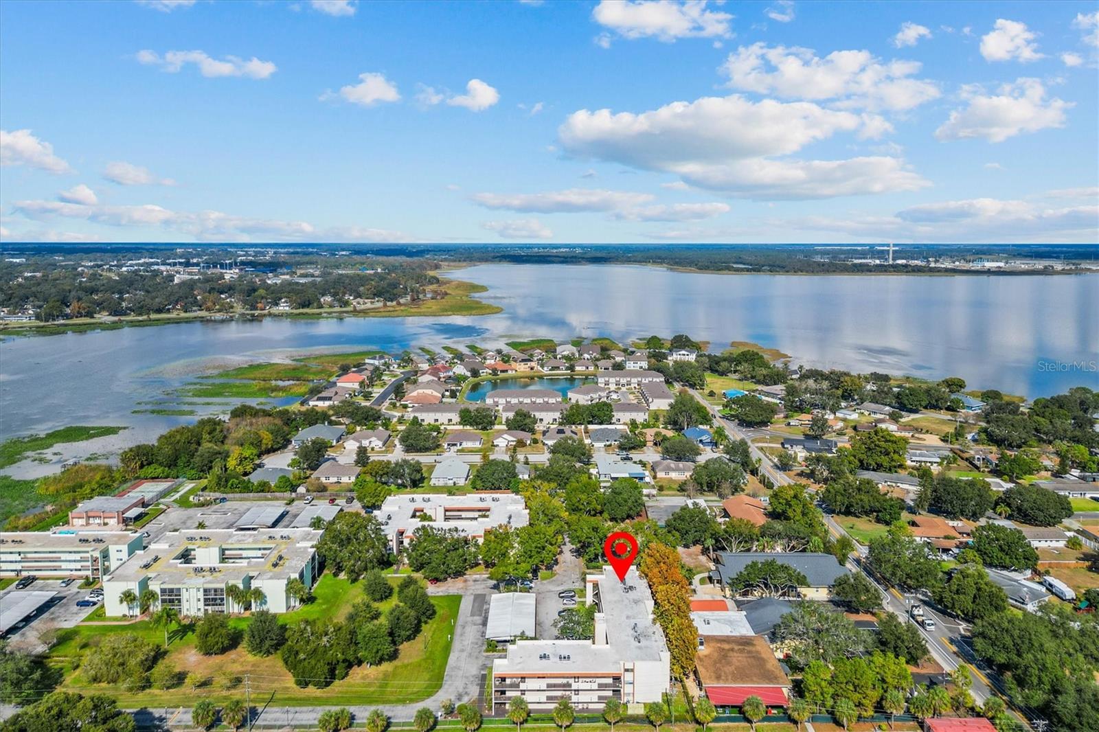 LAKESIDE VILLAGE 01 CONDO - Residential