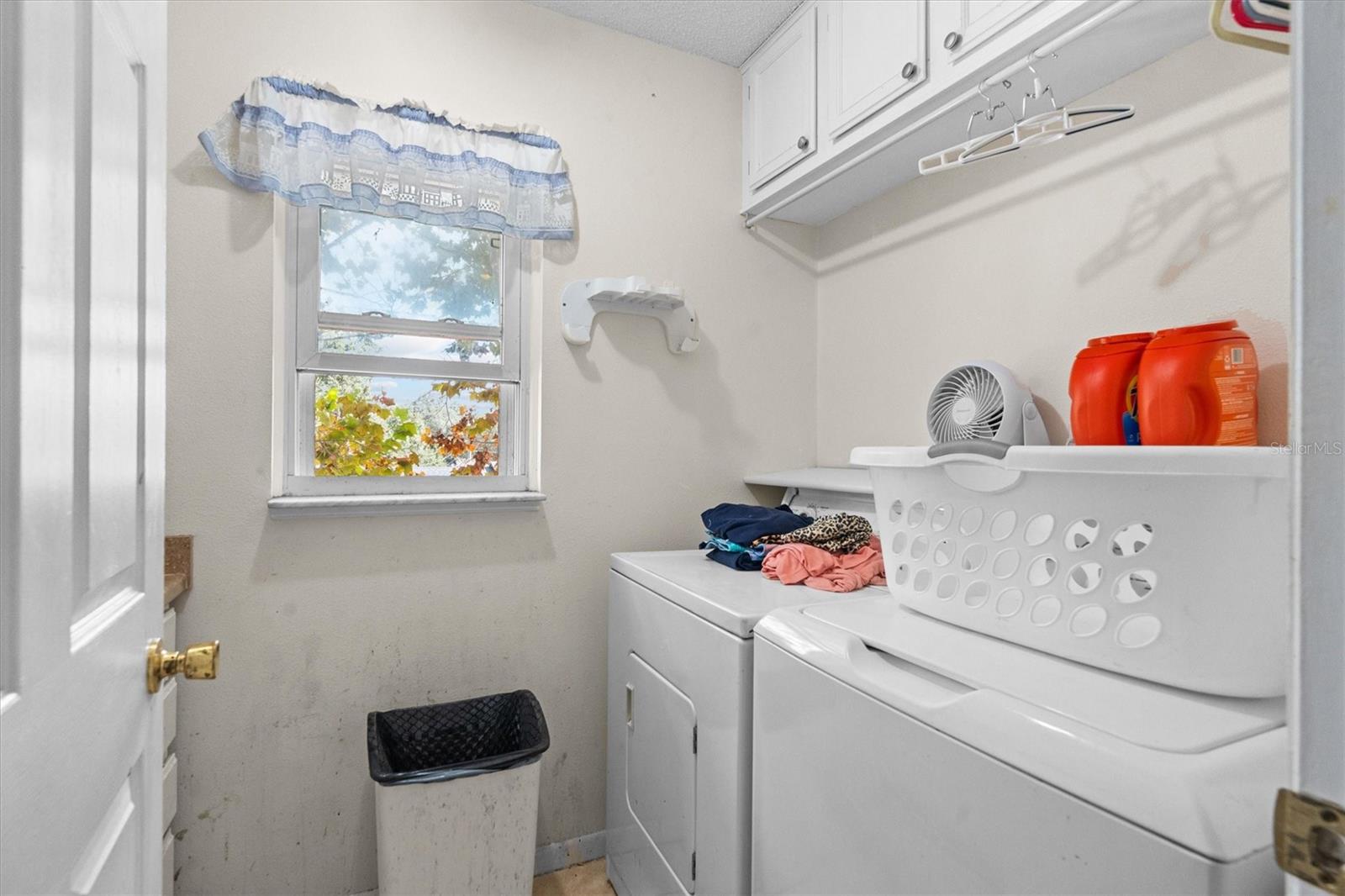 LAKESIDE VILLAGE 01 CONDO - Residential