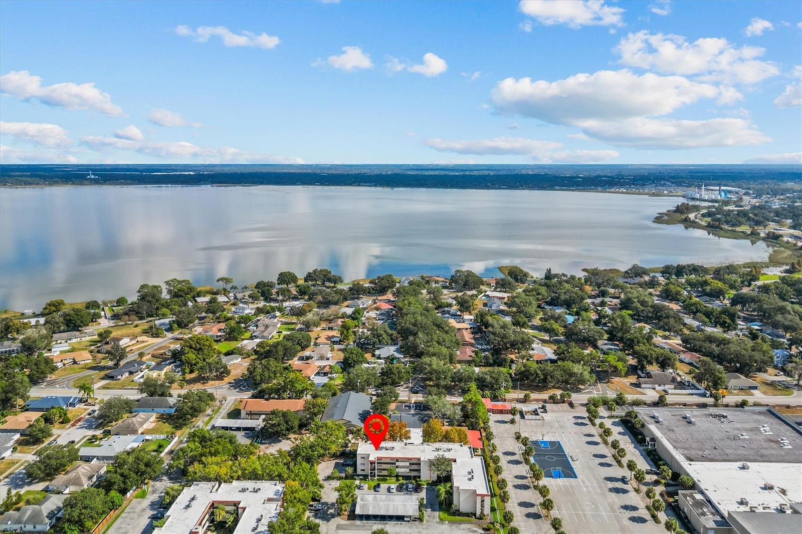 LAKESIDE VILLAGE 01 CONDO - Residential