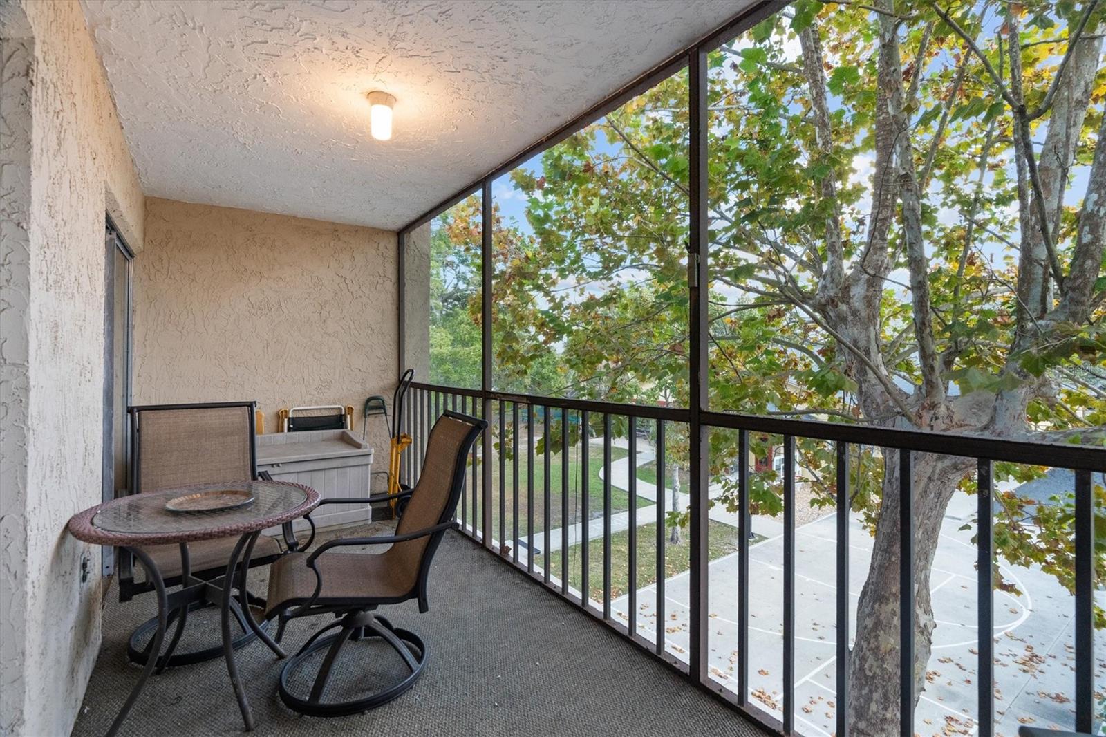 LAKESIDE VILLAGE 01 CONDO - Residential