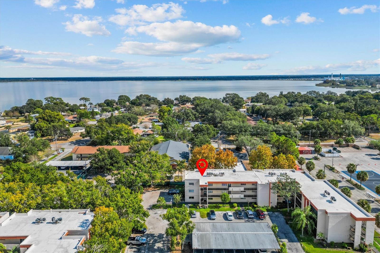 LAKESIDE VILLAGE 01 CONDO - Residential
