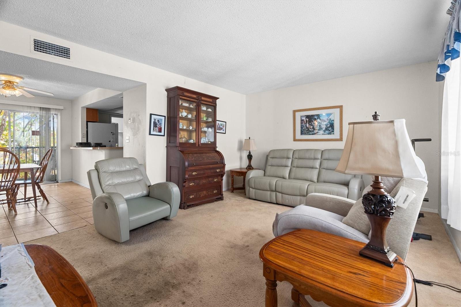 LAKESIDE VILLAGE 01 CONDO - Residential