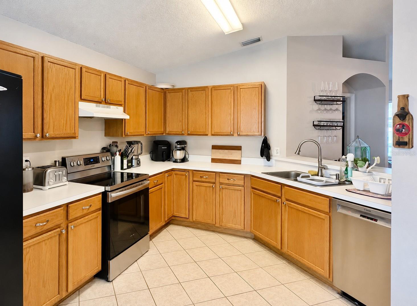 5612 MARIWOOD DRIVE