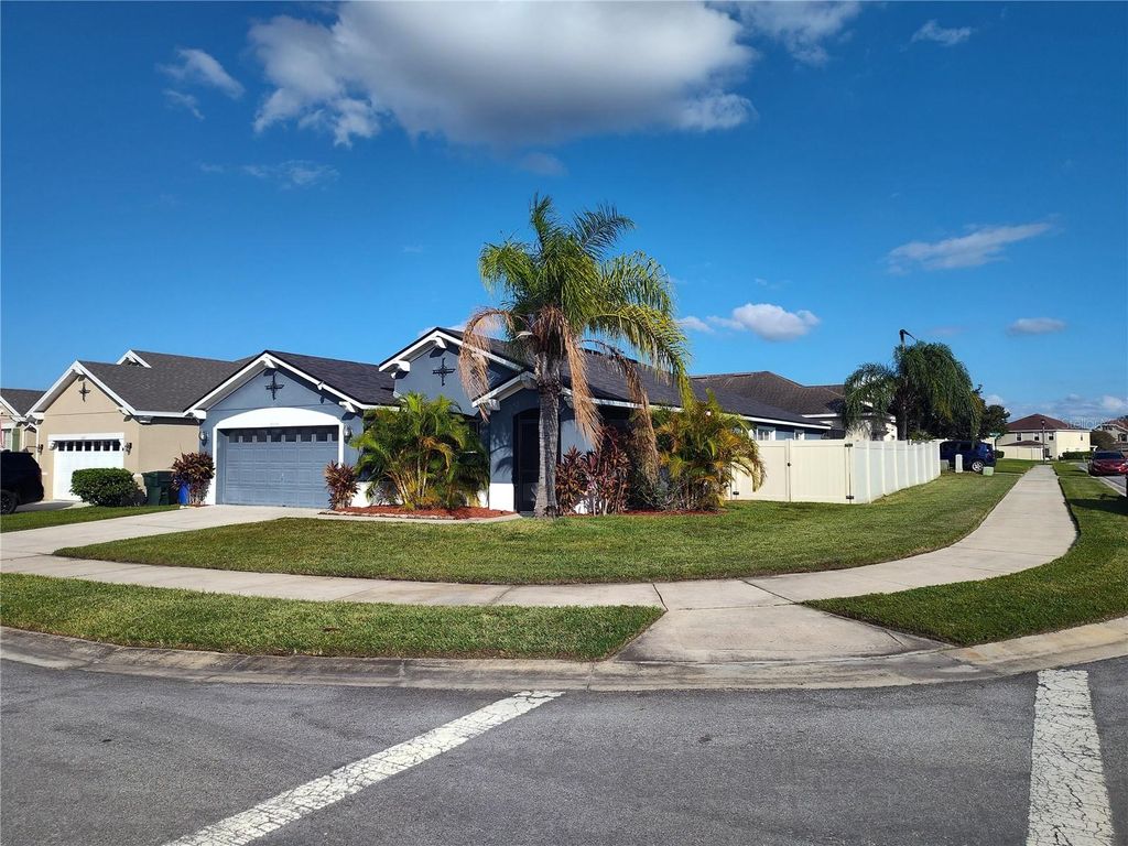 Photo of 6005 Champlain Pass, Lakeland, FL 33805 (MLS # L4956853)