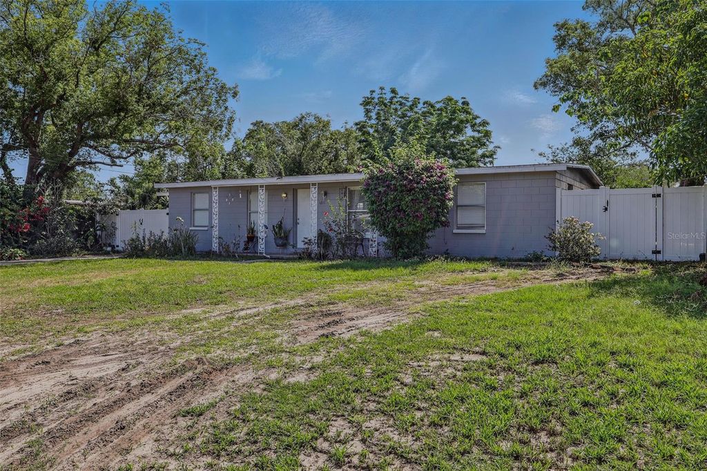 Photo of 1211 E Camellia Dr. Dr, Brandon, FL 33510 (MLS # TB8448335)