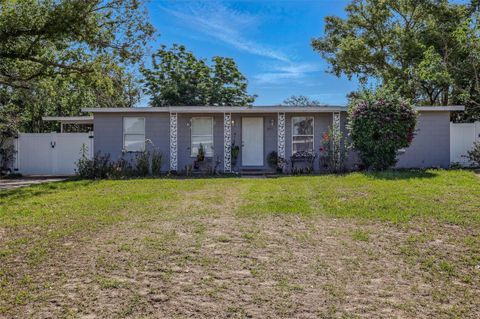 Photo of 1211 E Camellia Dr. Dr, Brandon, FL 33510 (MLS # TB8448335)