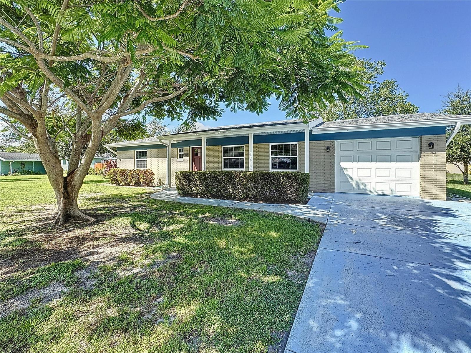 Newer Windows & A/C, Tankless Hot Water Heater, Luxury wood look flooring, Remodeled Kitchen, Granite, Fenced Yard, Bonus Rm remodeled, laundry room inside, Newer Gas Stove w/ Stainless Hood, New Custom Tile Shower.
Welcome to this beautifully updated 2-bedroom, 2-bath home with a versatile renovated bonus room, located in the non-deed restricted community of Lake Jackson Cove — just a short walk to the stunning waters of Lake Jackson!
Step inside to discover a thoughtfully renovated interior featuring NEW FLOORING THROUGHOUT, New HURRICANE WINDOWS (not impact) and Newer A/C SYSTEM (2019). 2022 remodeled modernized kitchen boasting GRANITE COUNTERTOPS, shaker-style cabinet doors, a stainless-steel newer GAS STOVE W/ HIGH-END HOOD, and luxury wood-look flooring. 2022 Also brought with it a remodeled primary bathroom with a CUSTOM TILE SHOWER where hot water is never a problem with the upgrade of the TANKLESS HOT WATER HEATER.
The BONUS ROOM under air has been fully renovated with new sheetrock & insulation offering the perfect space for a home office, guest room, or potential third bedroom. Laundry room was moved from the garage to inside w/ new flooring and storage. ***Additional UPGRADES include new carpet in both bedrooms, 4 New Ceilings Fans, New Toilets, and Newer Interior Doors Throughout. Outback, enjoy a screened in porch that beautifully transitions into a spacious FENCED-IN BACKYARD — ideal for pets & family barbeques— complete with a storage shed. Located just minutes from charming downtown Sebring, you’ll enjoy easy access to local restaurants, shopping, and the natural beauty of Lake Jackson.
Don’t miss this move-in ready gem — call today to schedule your private showing!