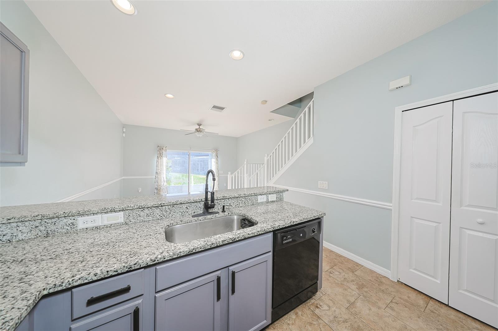 KINGS LAKE TWNHMS - Residential