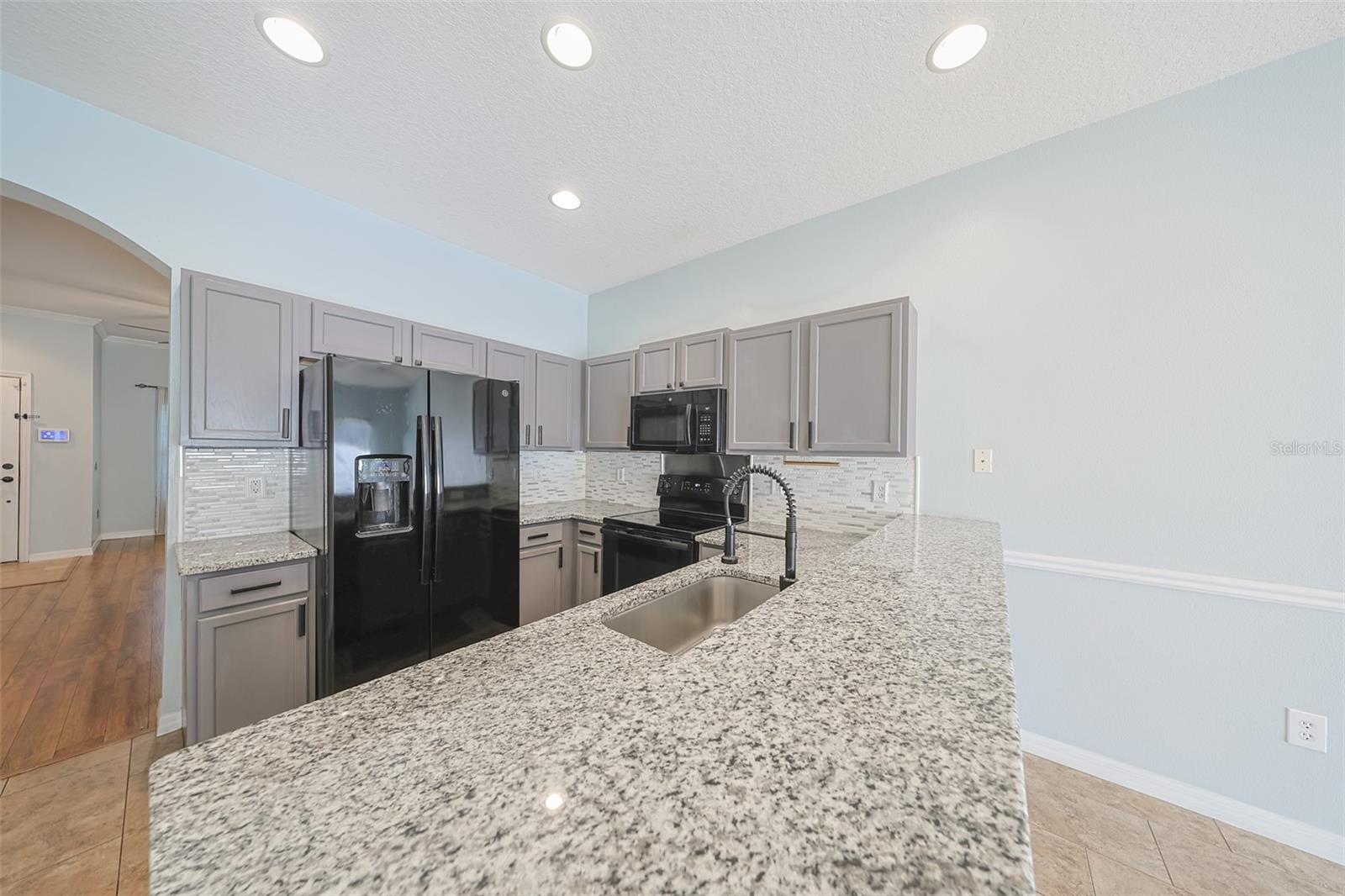 KINGS LAKE TWNHMS - Residential