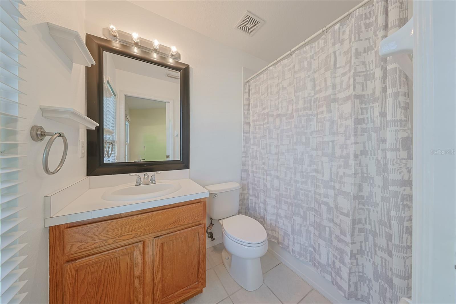 KINGS LAKE TWNHMS - Residential