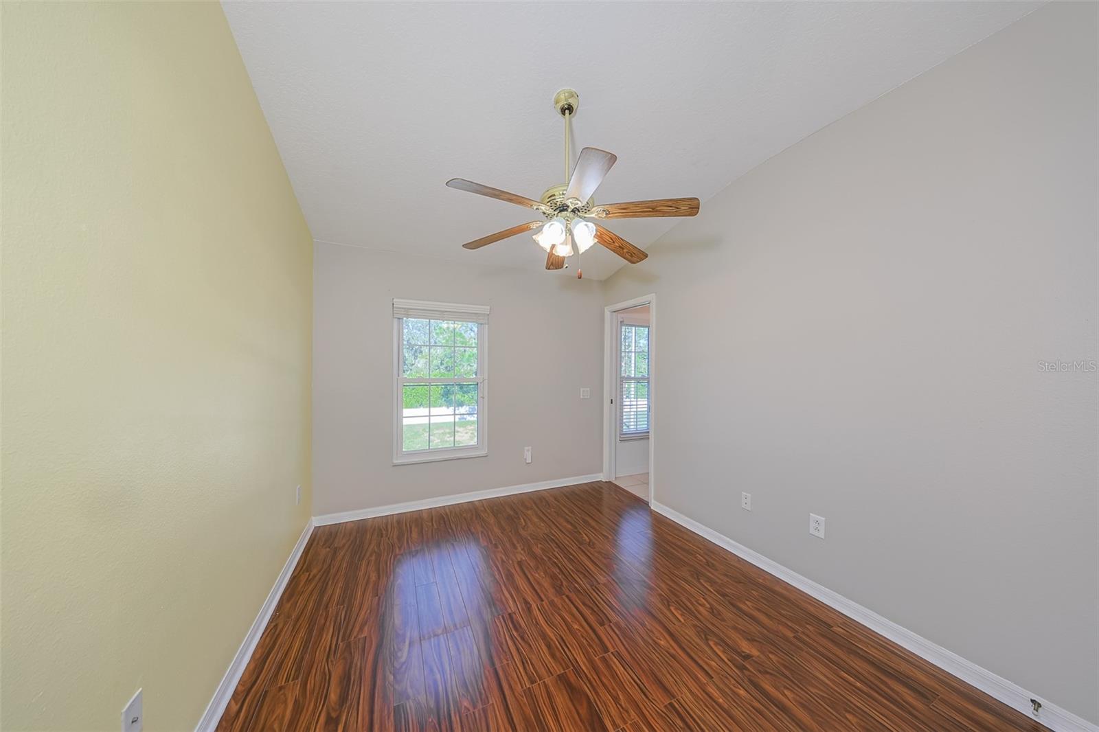 KINGS LAKE TWNHMS - Residential