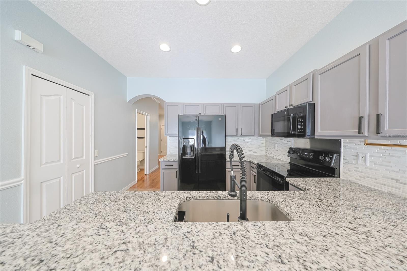 KINGS LAKE TWNHMS - Residential