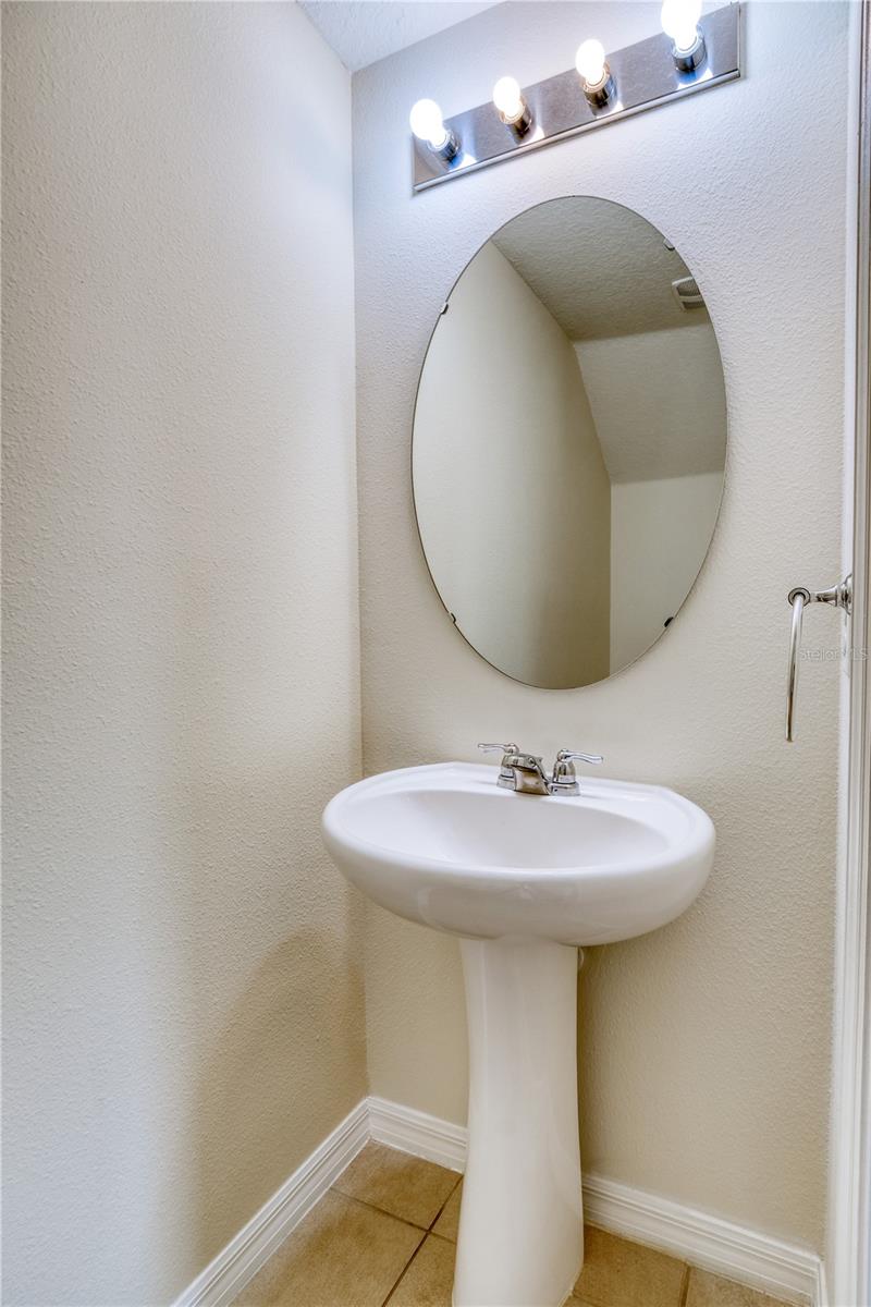 LAKE BLUFF/TOWN CENTER EAST-PH - Residential