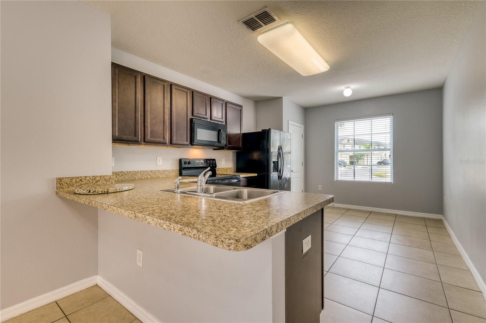 LAKE BLUFF/TOWN CENTER EAST-PH - Residential