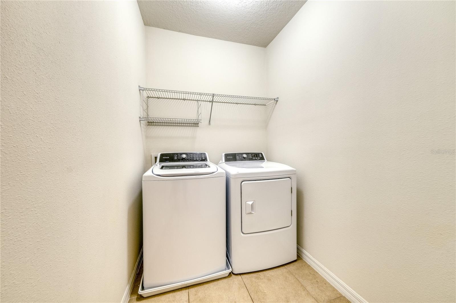 LAKE BLUFF/TOWN CENTER EAST-PH - Residential