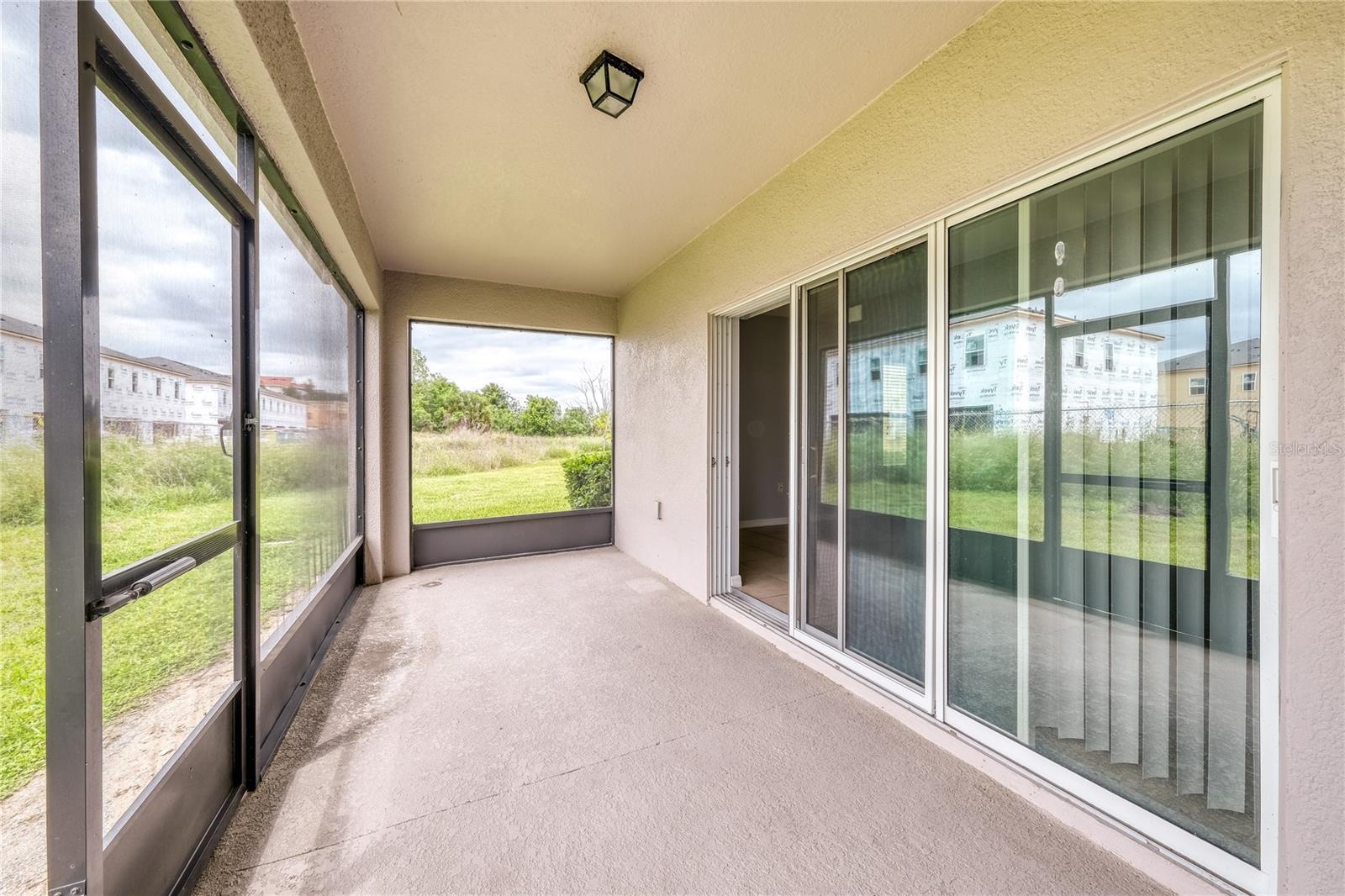 LAKE BLUFF/TOWN CENTER EAST-PH - Residential