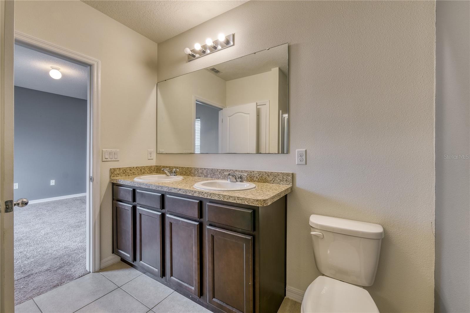 LAKE BLUFF/TOWN CENTER EAST-PH - Residential