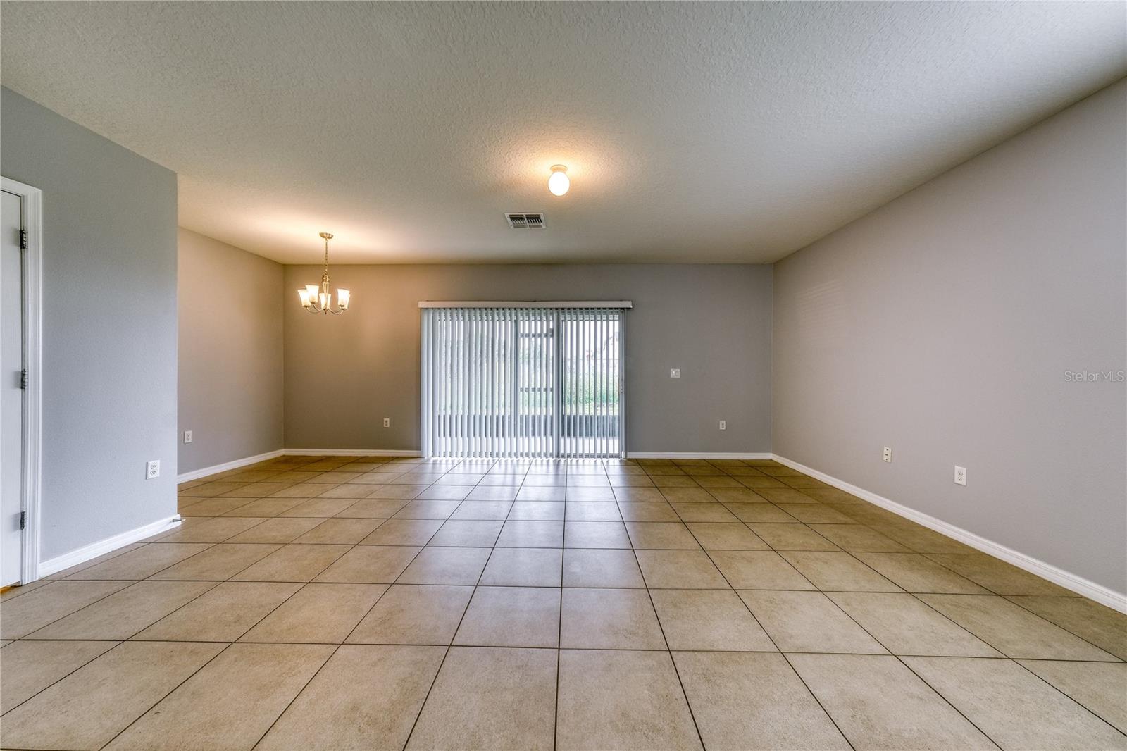 LAKE BLUFF/TOWN CENTER EAST-PH - Residential