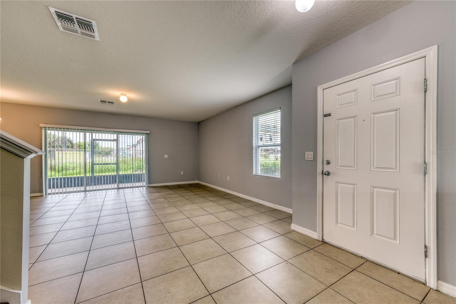 LAKE BLUFF/TOWN CENTER EAST-PH - Residential