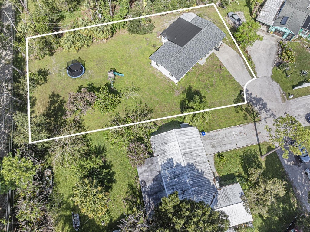 Photo of 2755 6th Place, Vero Beach, FL 32968 (MLS # TB8559165)