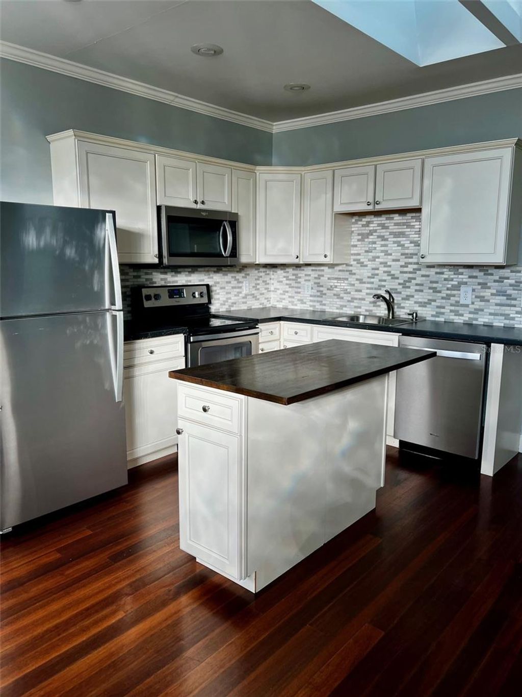 Photo of 118 N Eustis Street #2, Eustis, FL 32726 (MLS # G5105541)