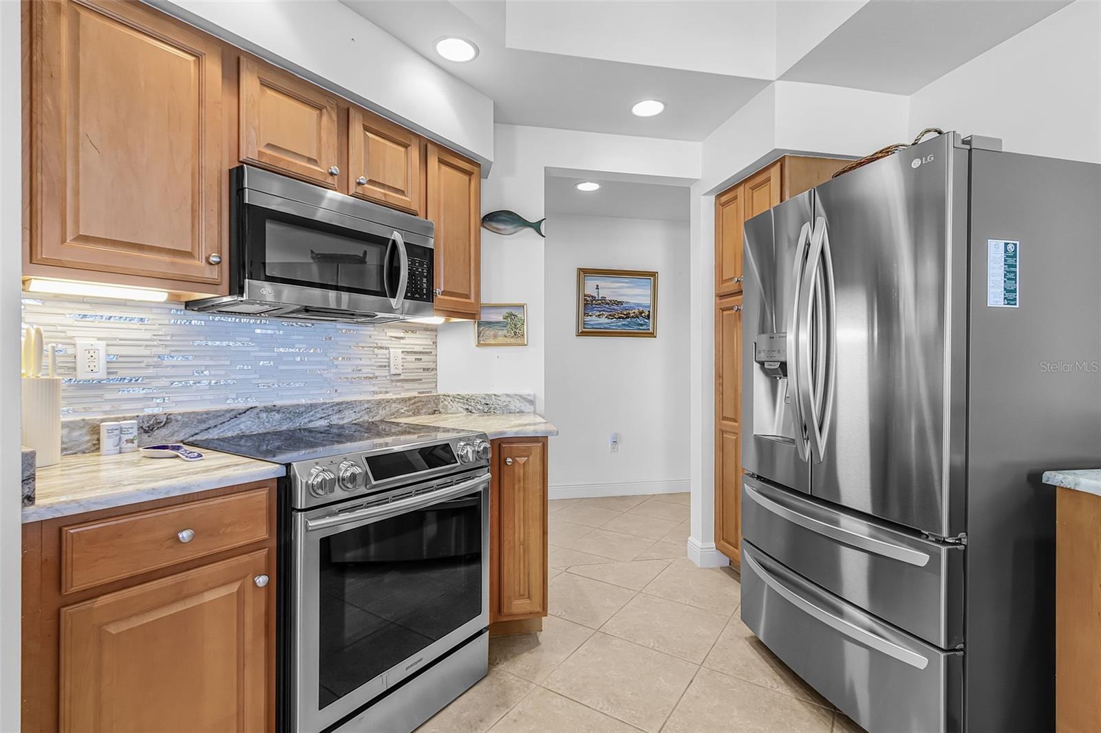 GRANDE ISLE TWRS I & II PH II - Residential