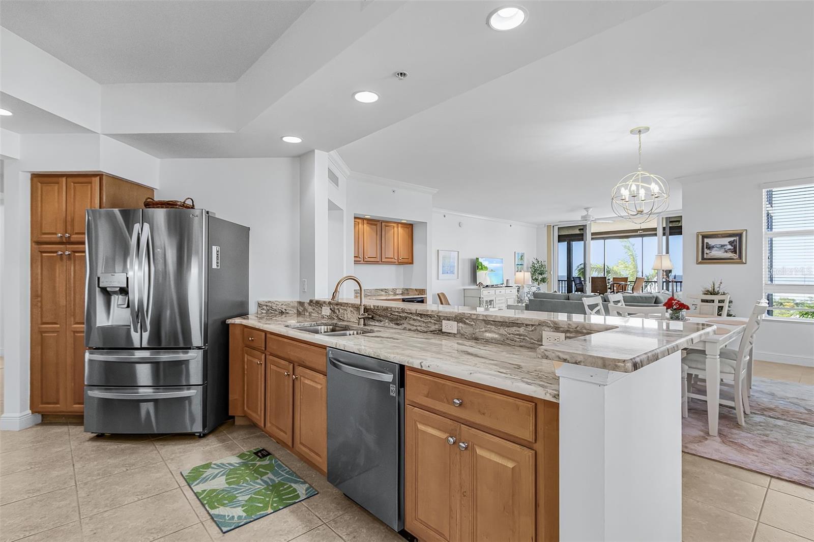 GRANDE ISLE TWRS I & II PH II - Residential