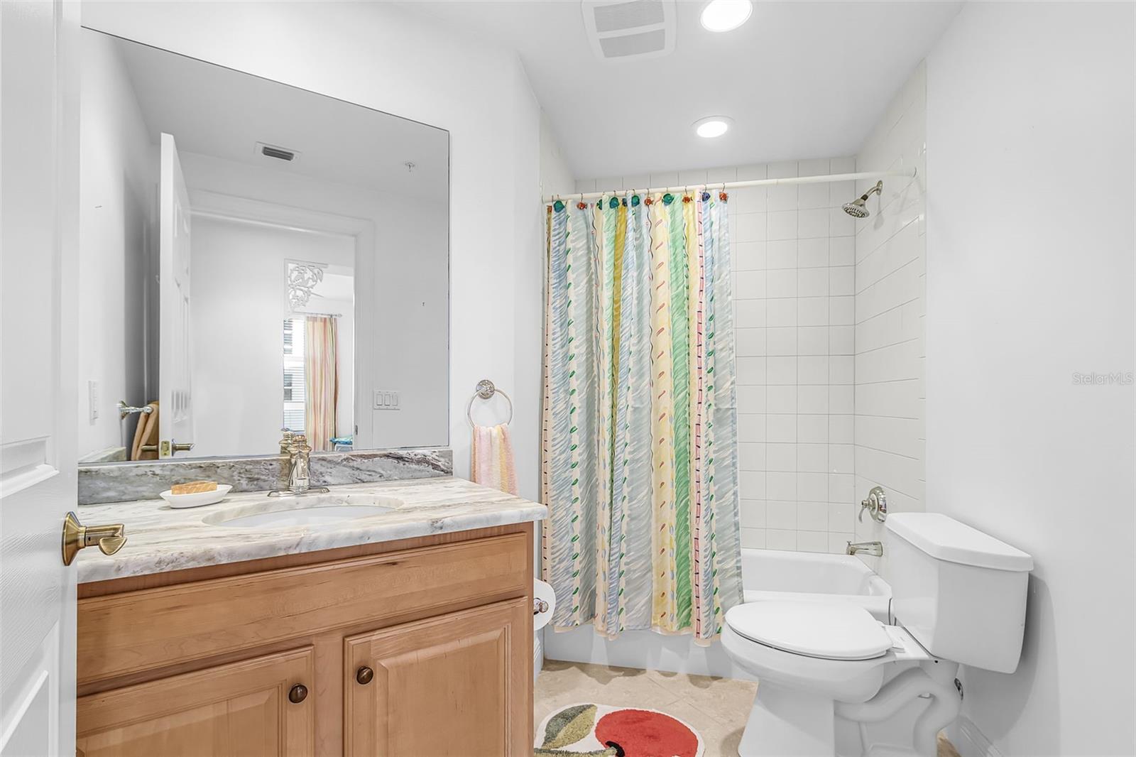 GRANDE ISLE TWRS I & II PH II - Residential