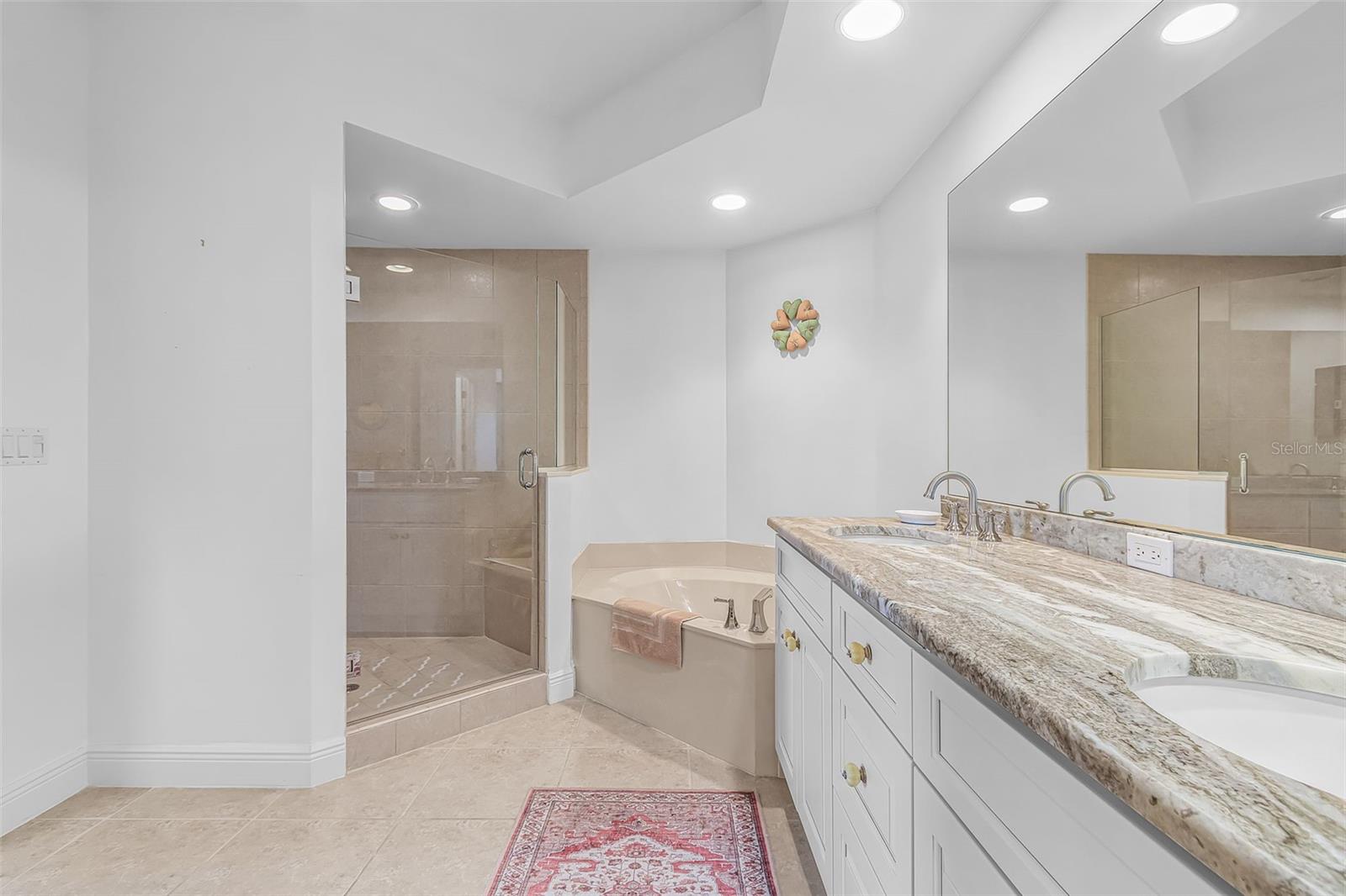 GRANDE ISLE TWRS I & II PH II - Residential