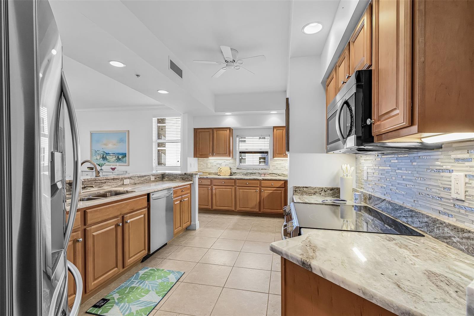 GRANDE ISLE TWRS I & II PH II - Residential