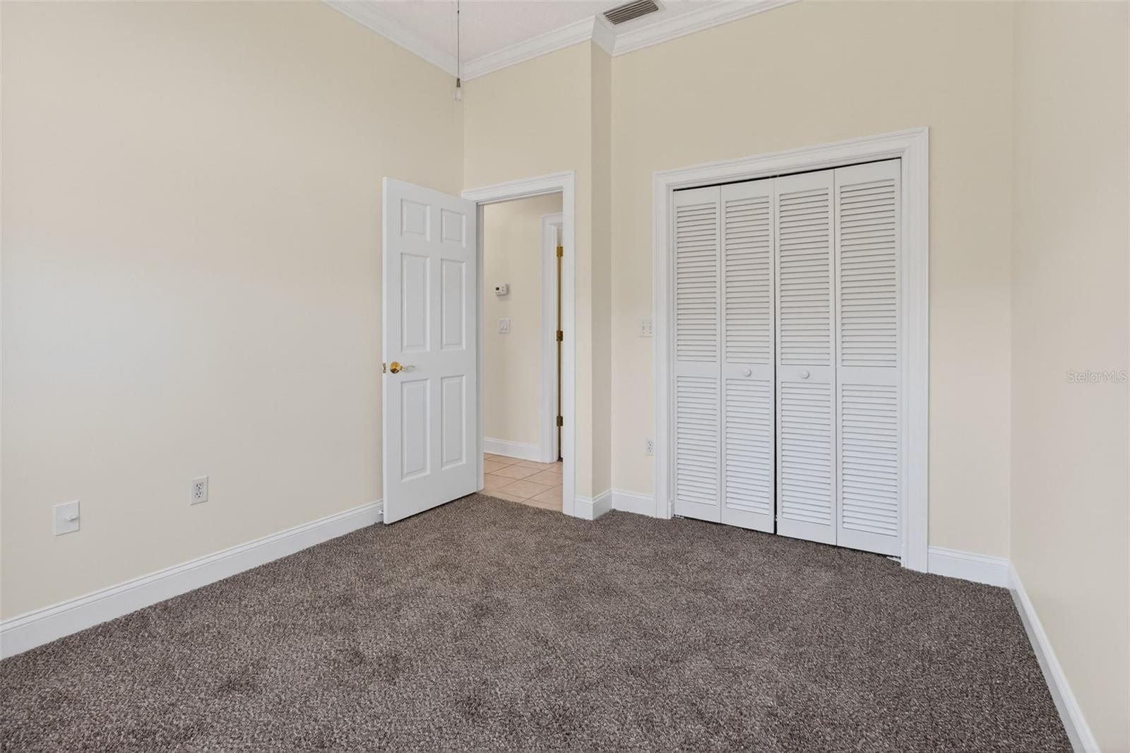 FALCON RIDGE - Residential