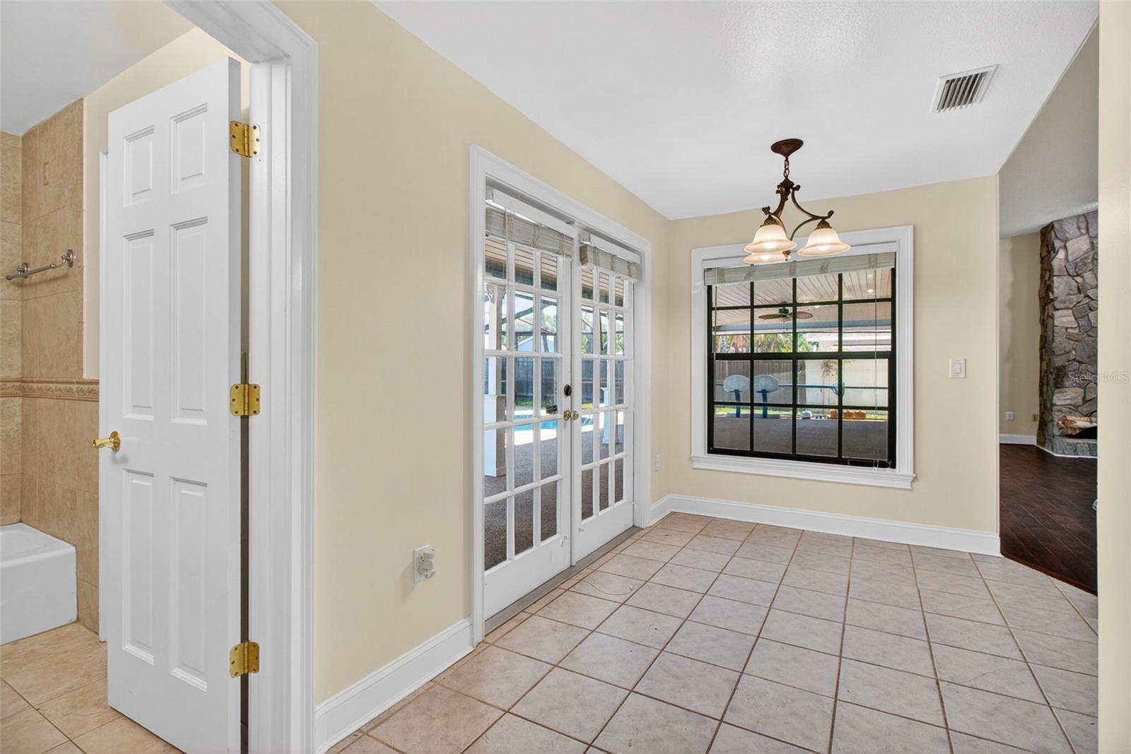 FALCON RIDGE - Residential