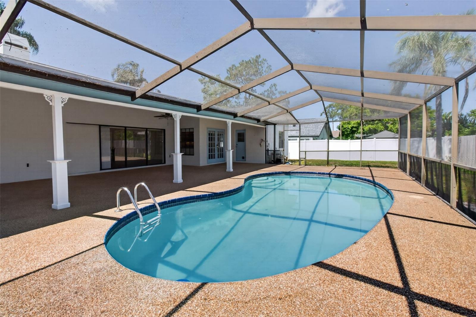 FALCON RIDGE - Residential