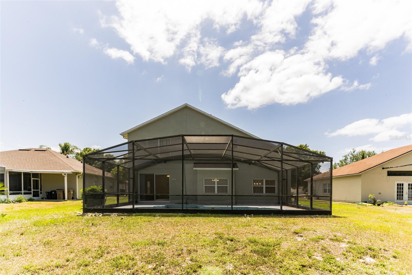 2433 HURON CIRCLE